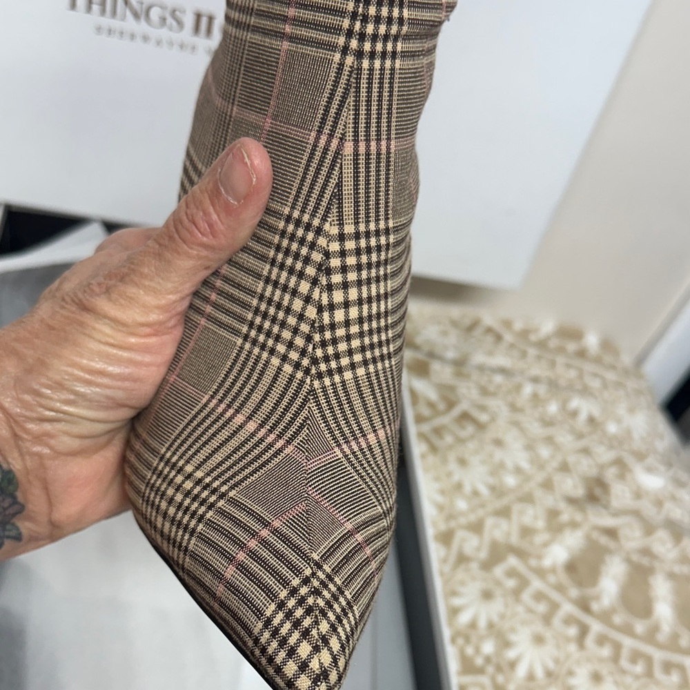 Things II Come Lacorei Plaid Knee-High Boots Featured on Runway - Picture 4 of 14